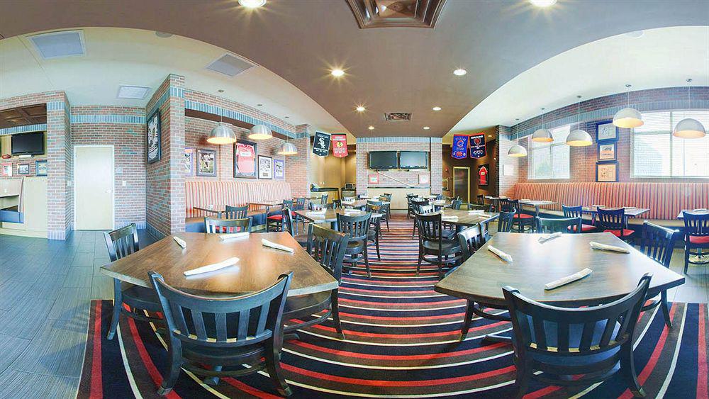 Отель Doubletree By Hilton Chicago Midway Airport, Il Bedford Park Экстерьер фото