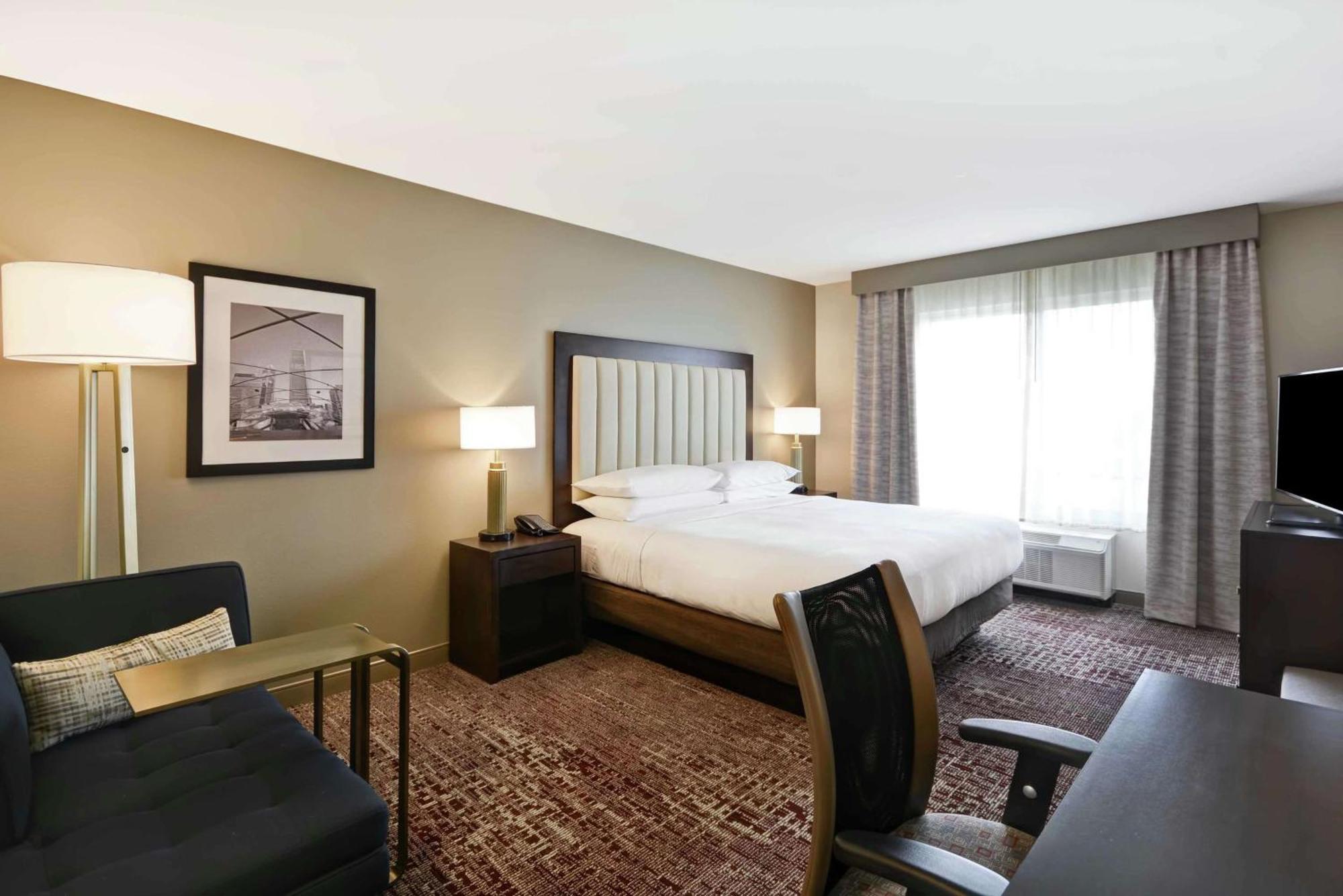 Отель Doubletree By Hilton Chicago Midway Airport, Il Bedford Park Экстерьер фото