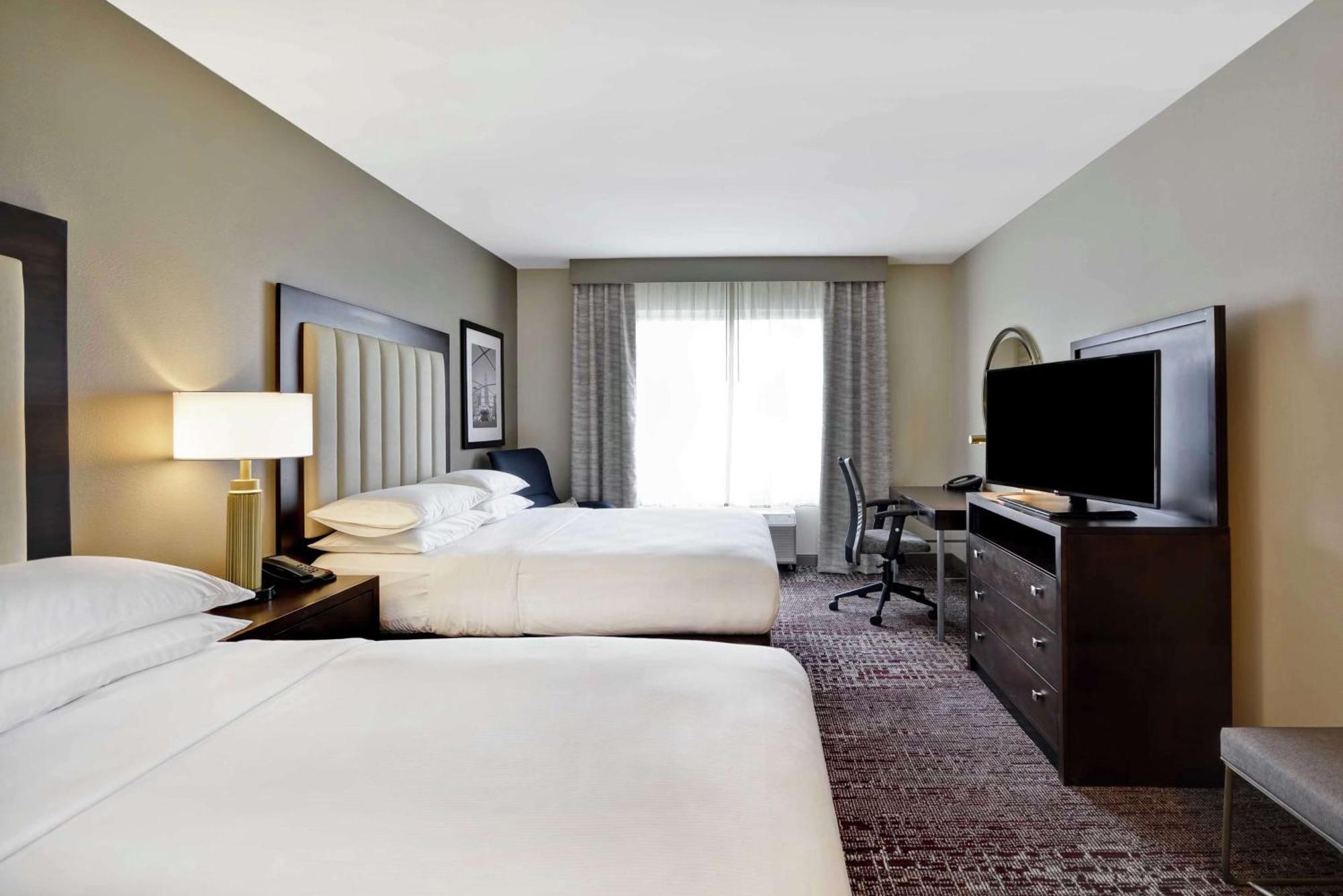 Отель Doubletree By Hilton Chicago Midway Airport, Il Bedford Park Экстерьер фото