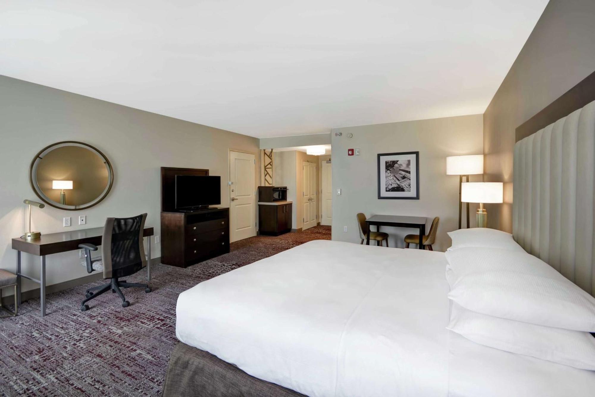 Отель Doubletree By Hilton Chicago Midway Airport, Il Bedford Park Экстерьер фото
