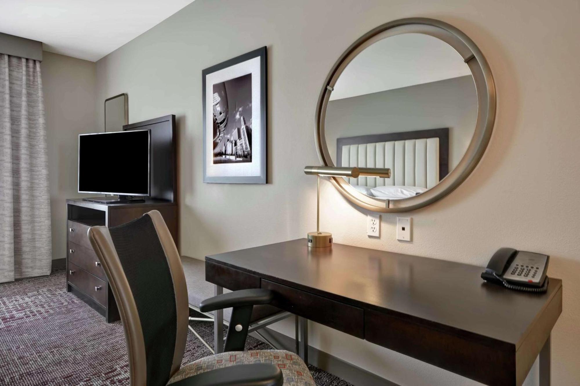 Отель Doubletree By Hilton Chicago Midway Airport, Il Bedford Park Экстерьер фото