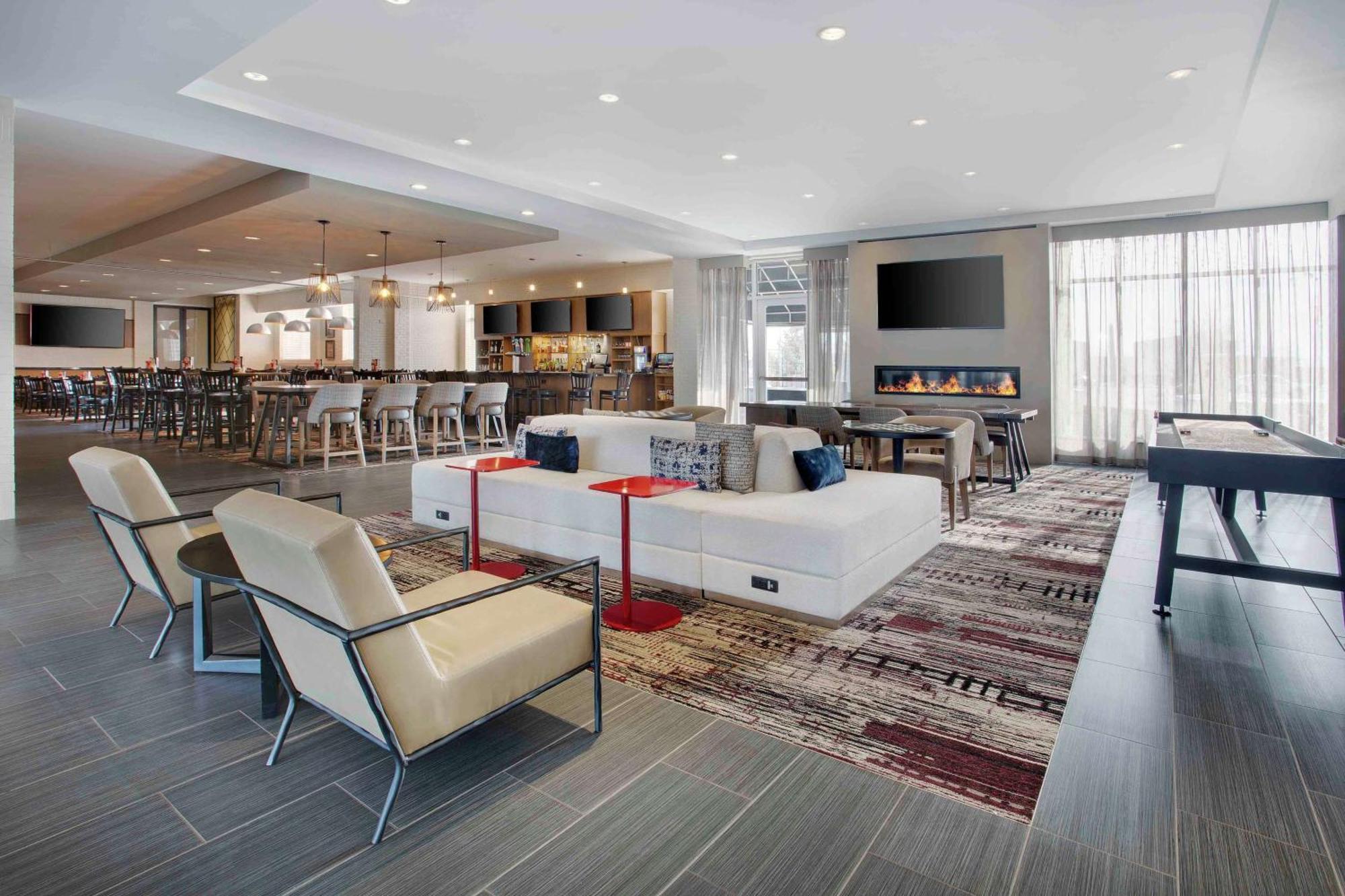 Отель Doubletree By Hilton Chicago Midway Airport, Il Bedford Park Экстерьер фото