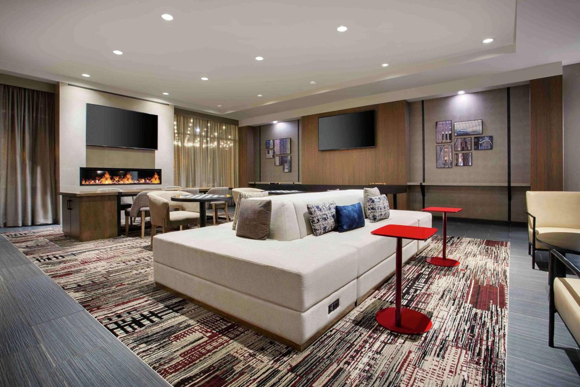 Отель Doubletree By Hilton Chicago Midway Airport, Il Bedford Park Экстерьер фото