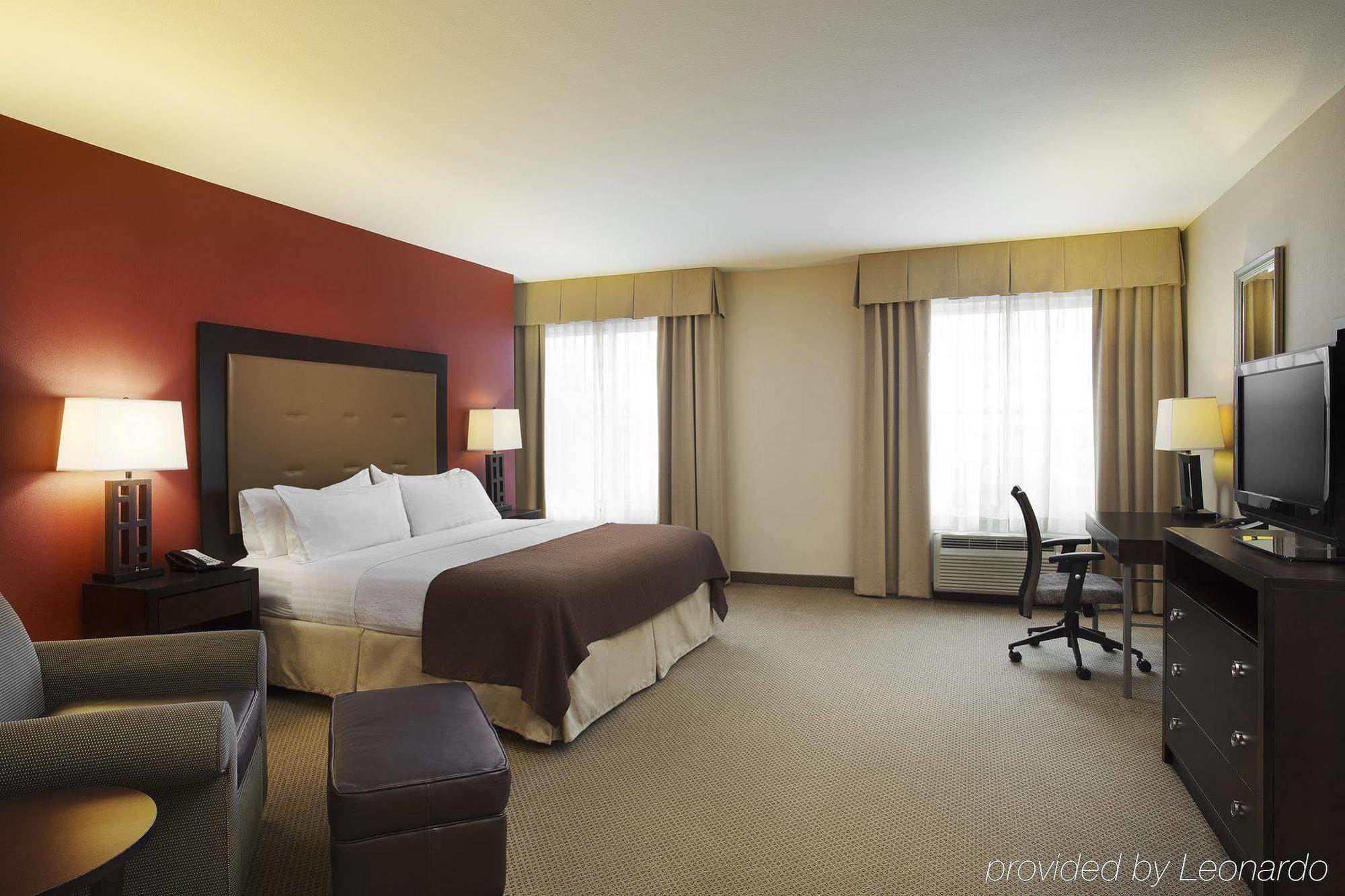 Отель Doubletree By Hilton Chicago Midway Airport, Il Bedford Park Экстерьер фото