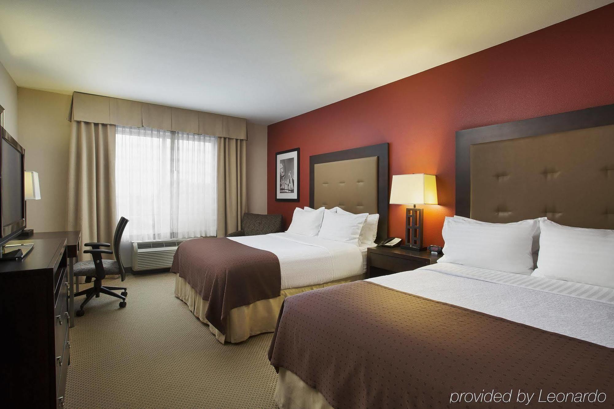 Отель Doubletree By Hilton Chicago Midway Airport, Il Bedford Park Экстерьер фото