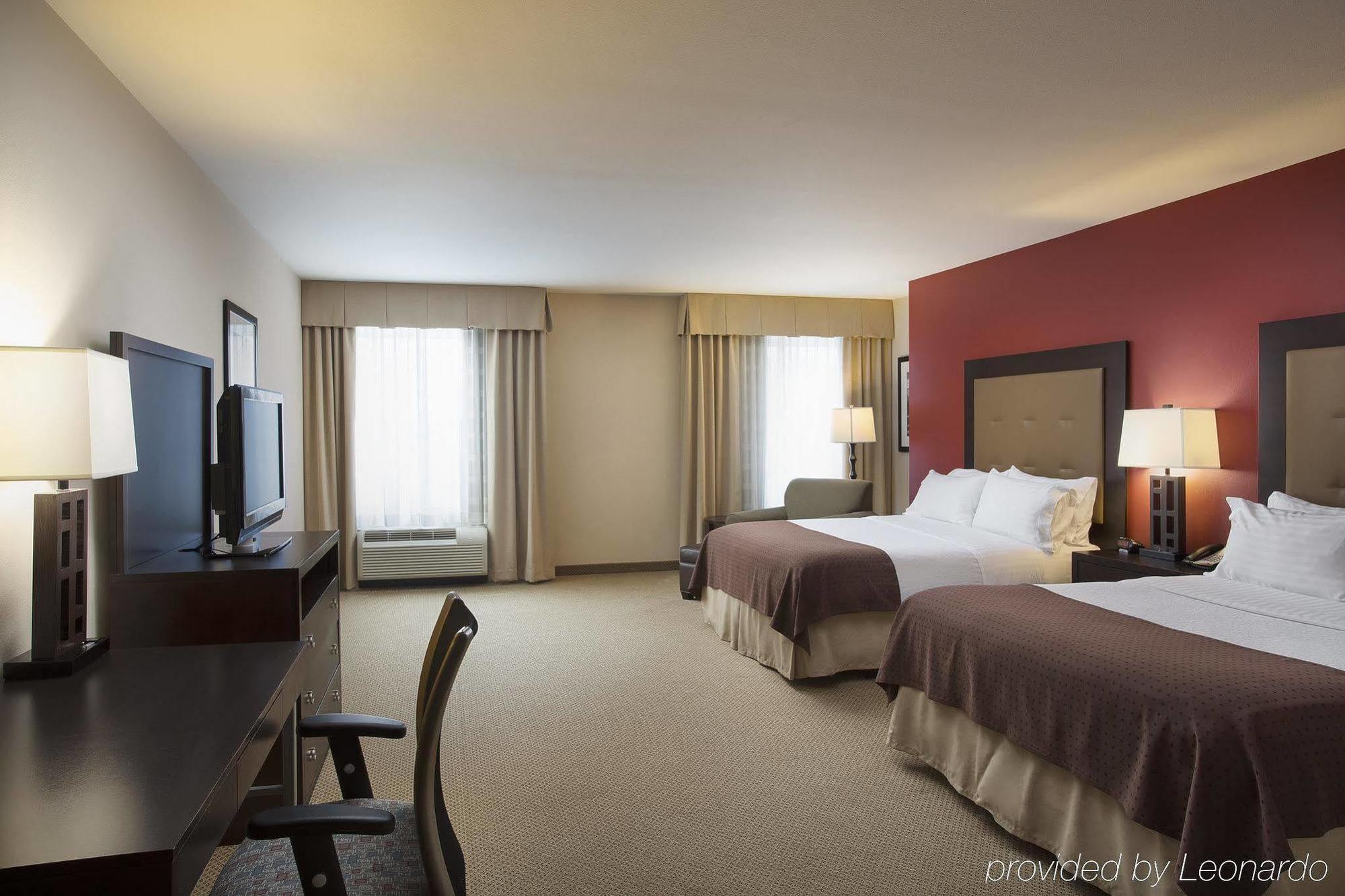 Отель Doubletree By Hilton Chicago Midway Airport, Il Bedford Park Экстерьер фото