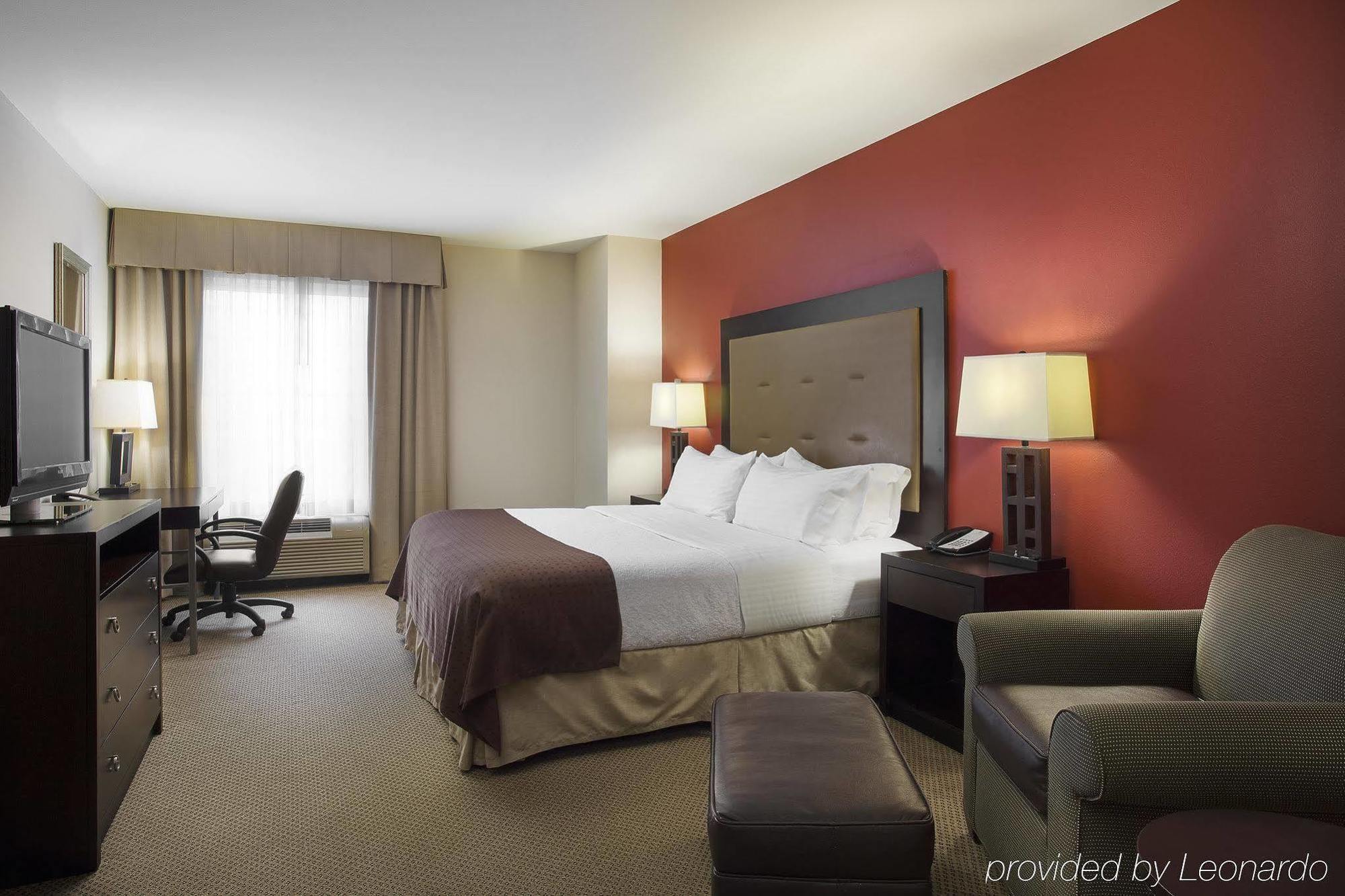 Отель Doubletree By Hilton Chicago Midway Airport, Il Bedford Park Экстерьер фото