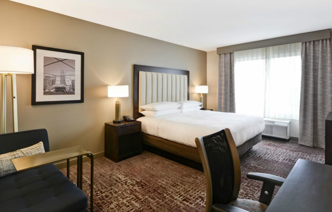 Отель Doubletree By Hilton Chicago Midway Airport, Il Bedford Park Экстерьер фото