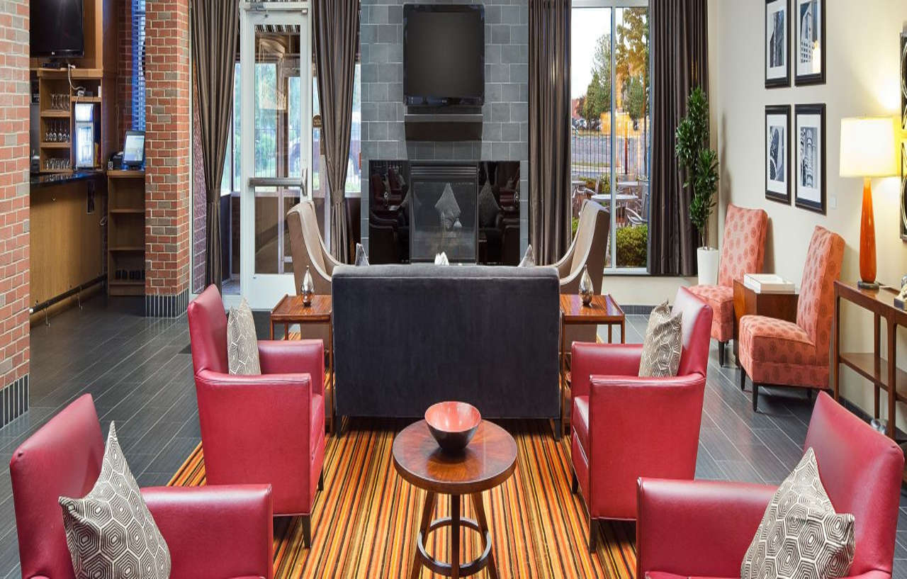 Отель Doubletree By Hilton Chicago Midway Airport, Il Bedford Park Экстерьер фото